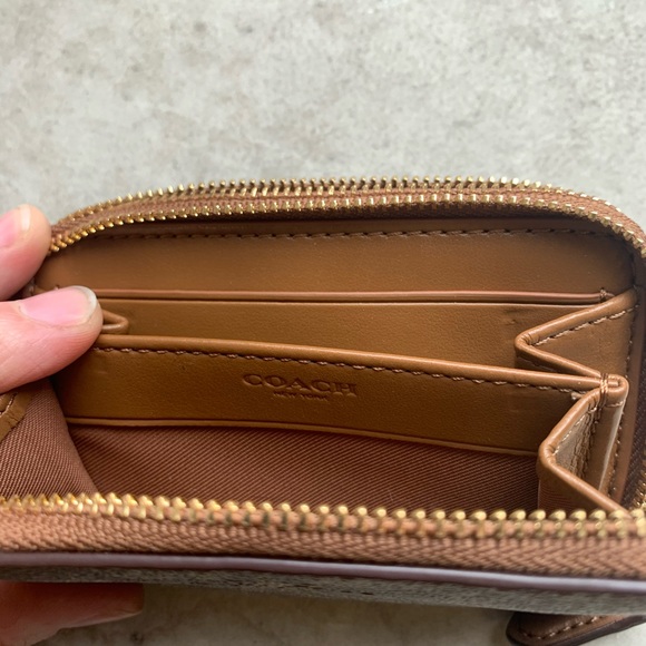 ❗️SOLD❗️Authentic Coach coin purse - Picture 4 of 4